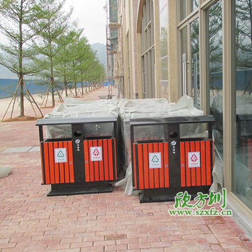 廣州清遠(yuǎn)地產(chǎn)物業(yè)公司，增添欣方圳鋼木垃圾桶